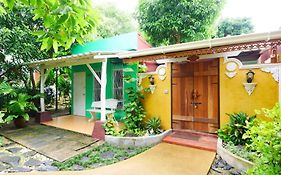 Forest Bungalows & Mama'S Restaurant